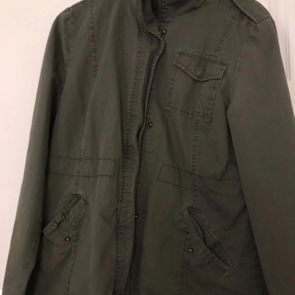 jacket - Picture 5 of 9